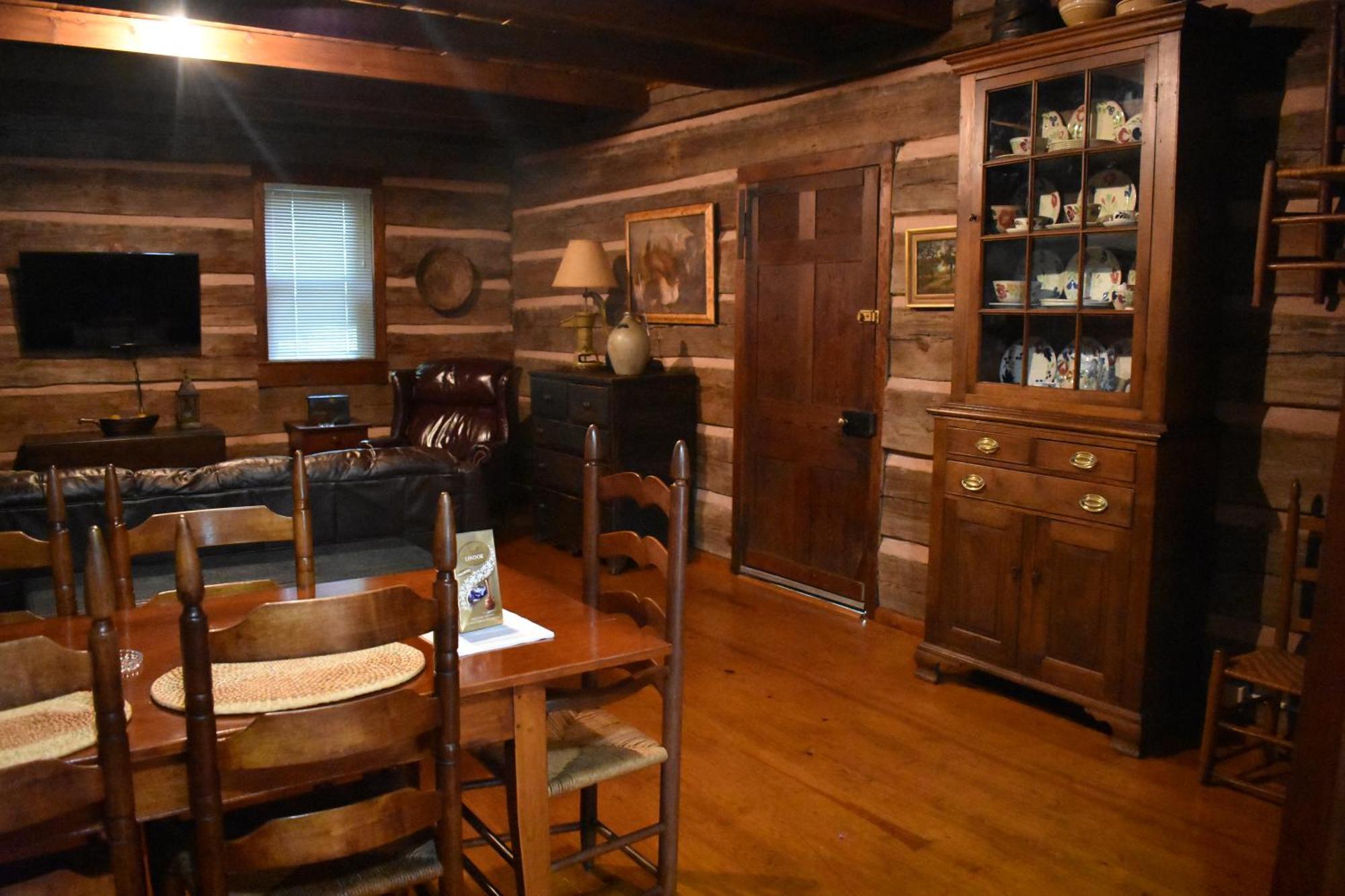 Restored1850S Log Cabin, With Gazebo And Gardens! 1 Mile To Downtown Weaverville Esterno foto