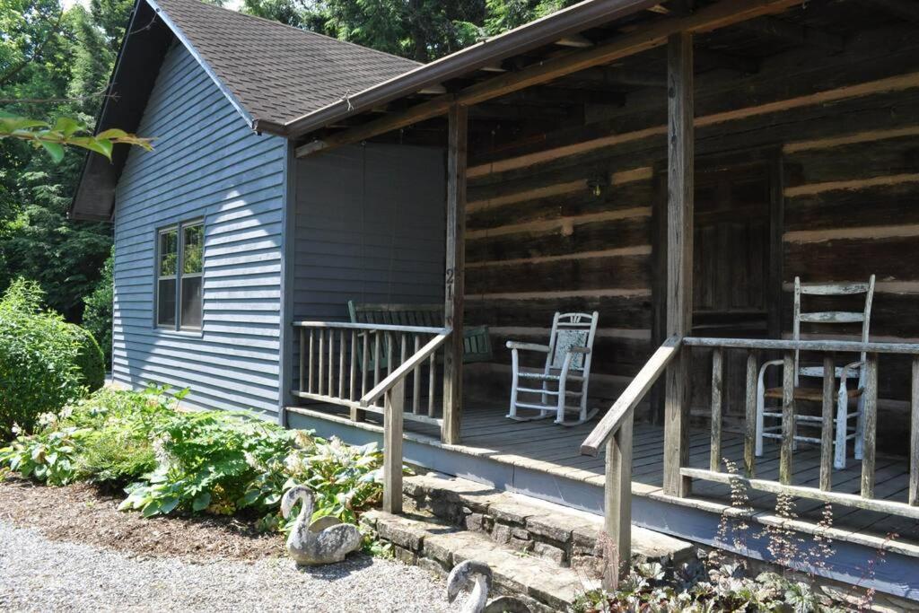 Restored1850S Log Cabin, With Gazebo And Gardens! 1 Mile To Downtown Weaverville Esterno foto